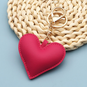 Breloques de sac de luxe tendance pour ornement de sac à main, pendentif pour femmes et filles, porte-clés cœur en cuir PU - Product Image 3