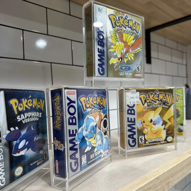 Eco-Friendly Custom Acrylic Case with UV Protection and Lid for Gameboy Game Box Display