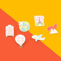 Großhandel Metall Englisch Reise Alphabet Anstecknadel Cartoon Flugzeug Erde Heißluft ballon Form Emaille Pin Abzeichen für Handtasche