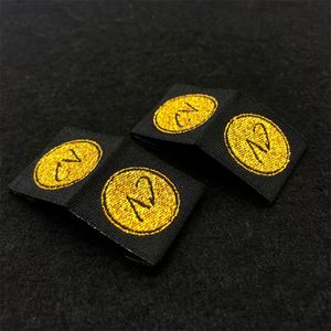 Etiquetas de Ropa de Lujo Personalizadas en Dorado Brillante, Etiquetas para Camisas, Etiquetas para Pelucas y Etiquetas Tejidas para Jeans - Product Image 2