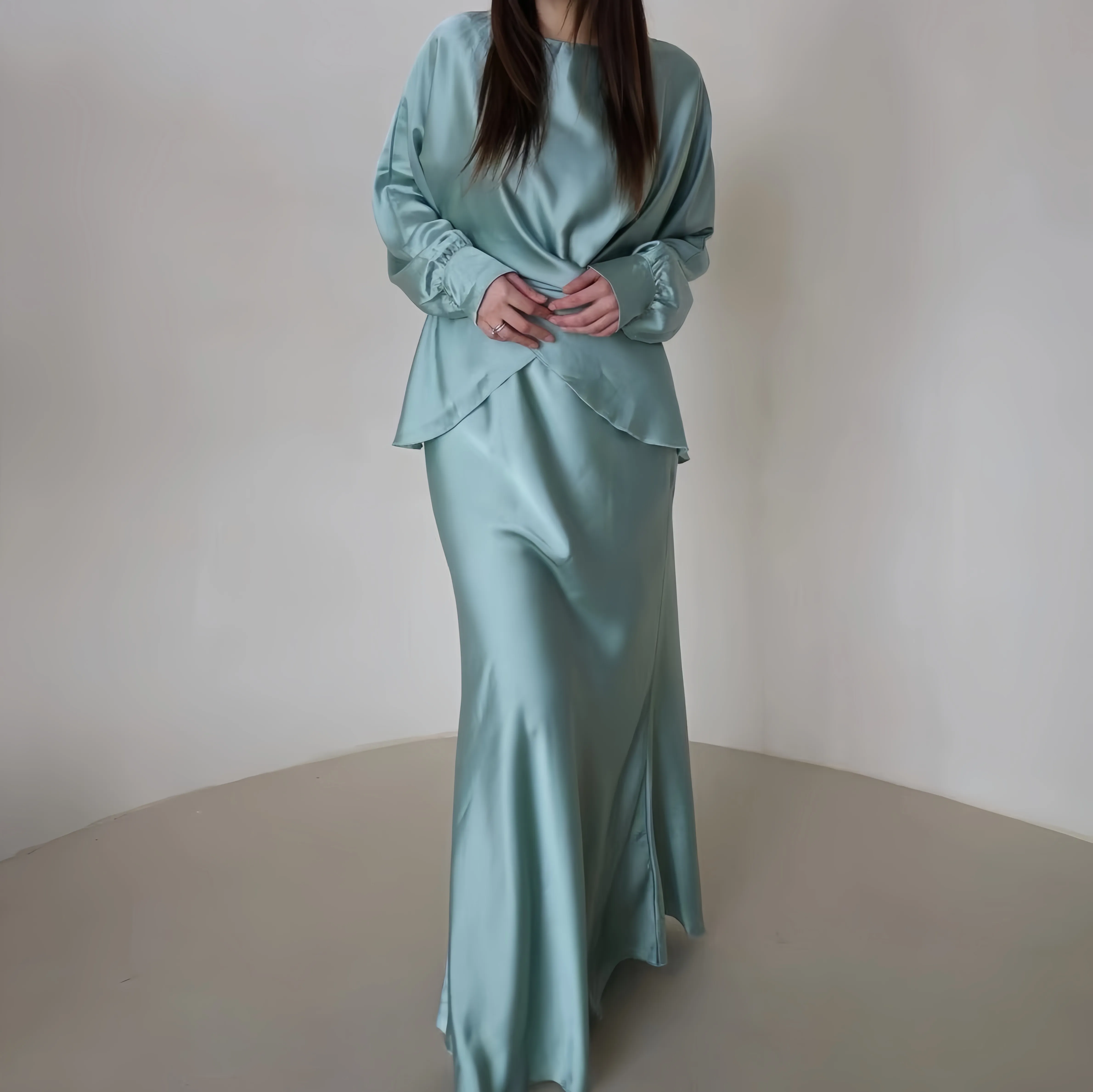 Rok Maxi dua potong lengan panjang pakaian Islam gaun Dubai Muslim Femme Satin warna polos Abaya kualitas tinggi