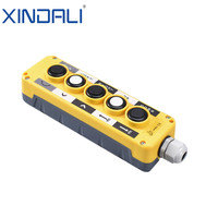 XDL10-EPB5 10A 220V 1NO Plastique ABS 4 boutons poussoirs Arrêt d'urgence étanche pour palan électrique Station de commande suspendue