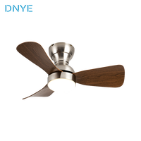 Ventilateur de plafond intelligent à télécommande moderne de luxe pour salon avec 3 pales droites de 28 pouces et lumière LED classique