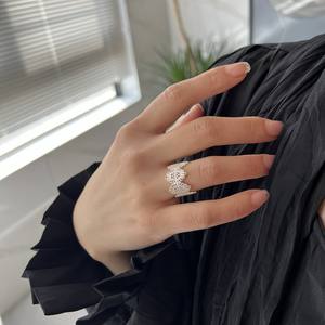 Anillo de Plata de Ley S925 con Encaje Francés Hueco, Estilo Medieval Exquisito, Versión Ancha de Hada, Brazalete Personalizado de Moda - Product Image 2