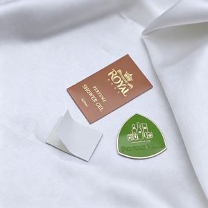 Etiquetas de Aluminio con Nombre 3D Personalizadas, Etiquetas Metálicas Autoadhesivas en Relieve para Botellas de Vino Tinto, Perfumes, Cervezas, Cartones de Café - Product Image 2