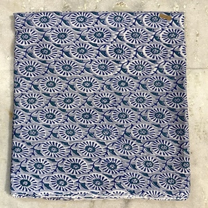 ผ้าฝ้ายอินเดียเนื้อนุ่มสีชมพูอ่อนลายดอกไม้เรียบง่าย น้ำหนักเบา เป็นมิตรกับสิ่งแวดล้อม สำหรับเด็กหญิงและเด็กชาย ขายเป็นหลา ผลิตในอินเดีย - Product Image 1