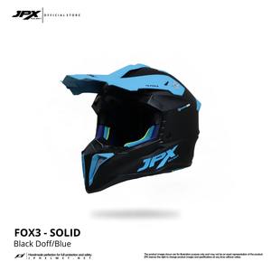 Le casque de motocross JPX Fox3 à sangle magnétique est noir jais avec une finition bleu mat pour des performances et un style tout-terrain extrêmes. - Product Image 4