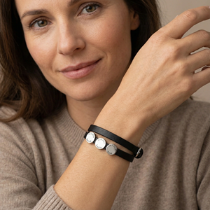 <span class=keywords><strong>Bracelet</strong></span> ajustable en cuir noir avec disque vierge gravable en acier inoxydable plaqué or 18K PVD, personnalisable avec nom et date <span class=keywords><strong>de</strong></span> <span class=keywords><strong>naissance</strong></span>, cadeau pour <span class=keywords><strong>maman</strong></span> - Product Image 5
