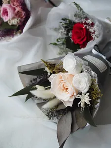 Bouquet di Rose Conservate <span class=keywords><strong>a</strong></span> Lunga Durata, Regalo Unico <span class=keywords><strong>per</strong></span> <span class=keywords><strong>Lei</strong></span>, Decorazione <span class=keywords><strong>per</strong></span> la Casa <span class=keywords><strong>per</strong></span> <span class=keywords><strong>San</strong></span> <span class=keywords><strong>Valentino</strong></span> - Product Image 6