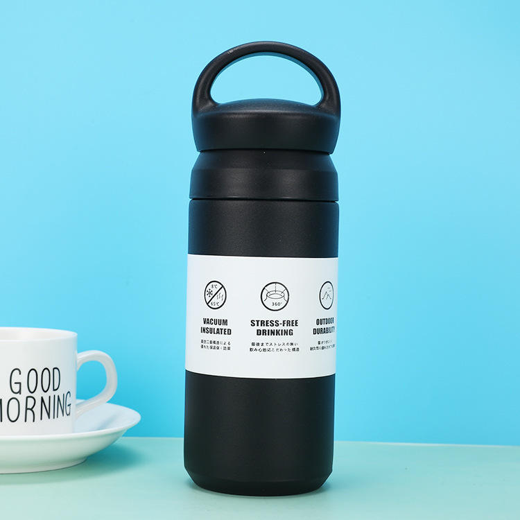 กระเป๋าถือสีดำ