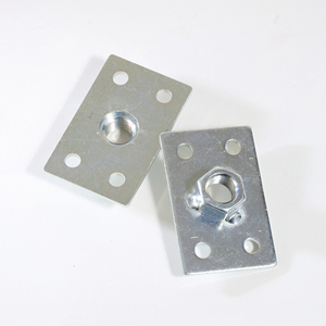 สลักปรับระดับเหล็ก HARMONIE รุ่น P26-014 พร้อมน็อตแผ่นโลหะแบบกำหนดเอง สำหรับยึดแผ่นโลหะในงานยานยนต์หนัก - Product Image 1