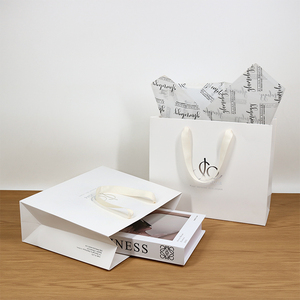<span class=keywords><strong>en</strong></span> gros de sac cadeau recyclable gris Art Shopping de luxe avec logo personnalisé pour vêtement <span class=keywords><strong>en</strong></span> papier kraft avec poignée - Product Image 3