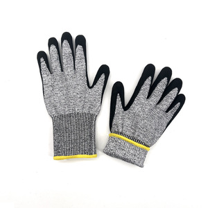 Guantes anticorte nivel 5 con palma recubierta de nitrilo para corte de vidrio, carpintería y uso en la cocina - Product Image 3