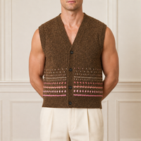 Maßgeschneiderte Strickwaren-Herstellung: Braune Fair Isle Jacquard Strickweste mit V-Ausschnitt, Knopfleiste, Ärmellos, Relaxed Fit, Großhandel