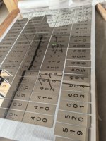 Letrero de Hotel de Acero Inoxidable de Primera Calidad |   Espejo con Acabado UV Ecológico para Uso en Interiores/Exteriores, Tamaño Personalizable