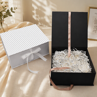 Boîte d'emballage pliable magnétique en papier rigide noir de luxe personnalisée avec ruban, logo personnalisé en feuille d'or
