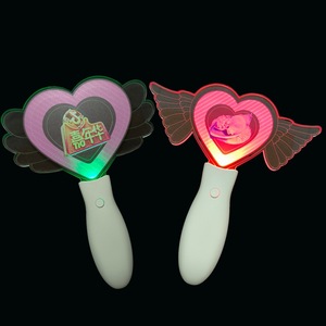 Barra Luminosa en Forma de Corazón con Alas, Logotipo Personalizado, Cuerpo de Plástico, para Accesorios de Animación en Conciertos - Product Image 1