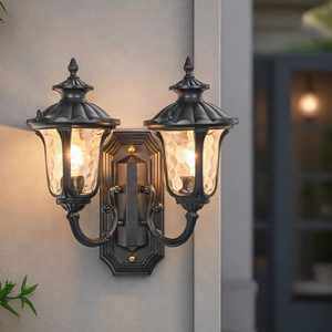 Applique murale extérieure double tête étanche style européen antique antirouille pour couloir et maison - Product Image 2