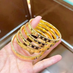 Bracciale a Quadrifoglio <span class=keywords><strong>Portafortuna</strong></span> in Acciaio Inossidabile 316L Placcato Oro 18k PVD Impermeabile per Donna, Vendita all'Ingrosso - Product Image 6