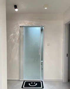 <span class=keywords><strong>Porte</strong></span> <span class=keywords><strong>coulissante</strong></span> <span class=keywords><strong>suspendue</strong></span> moderne et minimaliste <span class=keywords><strong>en</strong></span> alliage d'aluminium avec rail dissimulé et isolation acoustique pour salon - Product Image 5