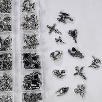 12 Grilles de Breloques pour Ongles Halloween Gothique Punk, Décorations d'Ongles en Métal Argenté Tête de Mort, Croix, Ange, Corne de Diable, Ornements d'Ongles Sombre