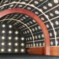 Table de spa électrique réglable en bois pour thérapie chiropratique thermique par traction lombaire moderne avec chauffage pour hôtel et sous-sol