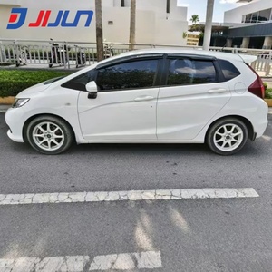 Véhicule compact Honda Fit d'<span class=keywords><strong>occasion</strong></span> bien entretenu avec un faible kilométrage et un excellent état - Product Image 2