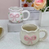 공장 직영 고급 세라믹 컵 귀여운 핑크 3D 리본 디자인 불규칙 행운 가방 모양 가벼운 선물용 커피잔