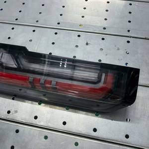 Gruppo Luci Posteriori LED Originali per <span class=keywords><strong>Ford</strong></span> <span class=keywords><strong>Transit</strong></span> T8 (P2W9-13404-AC / P2W9-13405-AC) Parti Auto OEM Originali - Product Image 4