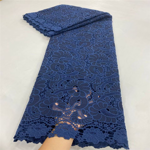 Tela <span class=keywords><strong>de</strong></span> Encaje Guipur <span class=keywords><strong>de</strong></span> Lujo Directo <span class=keywords><strong>de</strong></span> Fábrica, Ecológica, Blanca, <span class=keywords><strong>de</strong></span> Poliéster, con Patrón Floral Bordado, para Vestidos <span class=keywords><strong>de</strong></span> Novia y <span class=keywords><strong>Ropa</strong></span> <span class=keywords><strong>de</strong></span> Fiesta - Product Image 4