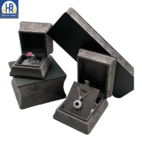 Emballage de boîte d'ensemble de bijoux de vente directe d'usine Coffrets cadeaux de taille en velours gris pour accessoires de bijoux