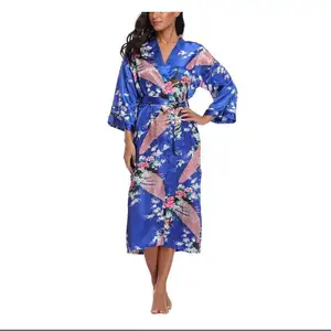 Las mujeres Kimono bata larga batas con pavo real y flores impreso Kimono camisón