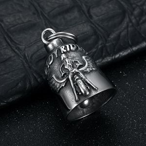 Collier avec pendentif cloche en acier inoxydable Lady Rider pour femme, cadeau avec breloque à motif d'ailes et de crâne - Product Image 4
