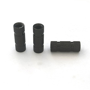 Tuercas moleteadas personalizadas con orificio pasante M4 M6 M8 M10 M12, cabeza redonda métrica, de acero al carbono moldeado por inyección, ennegrecidas, antiaflojamiento - Product Image 1