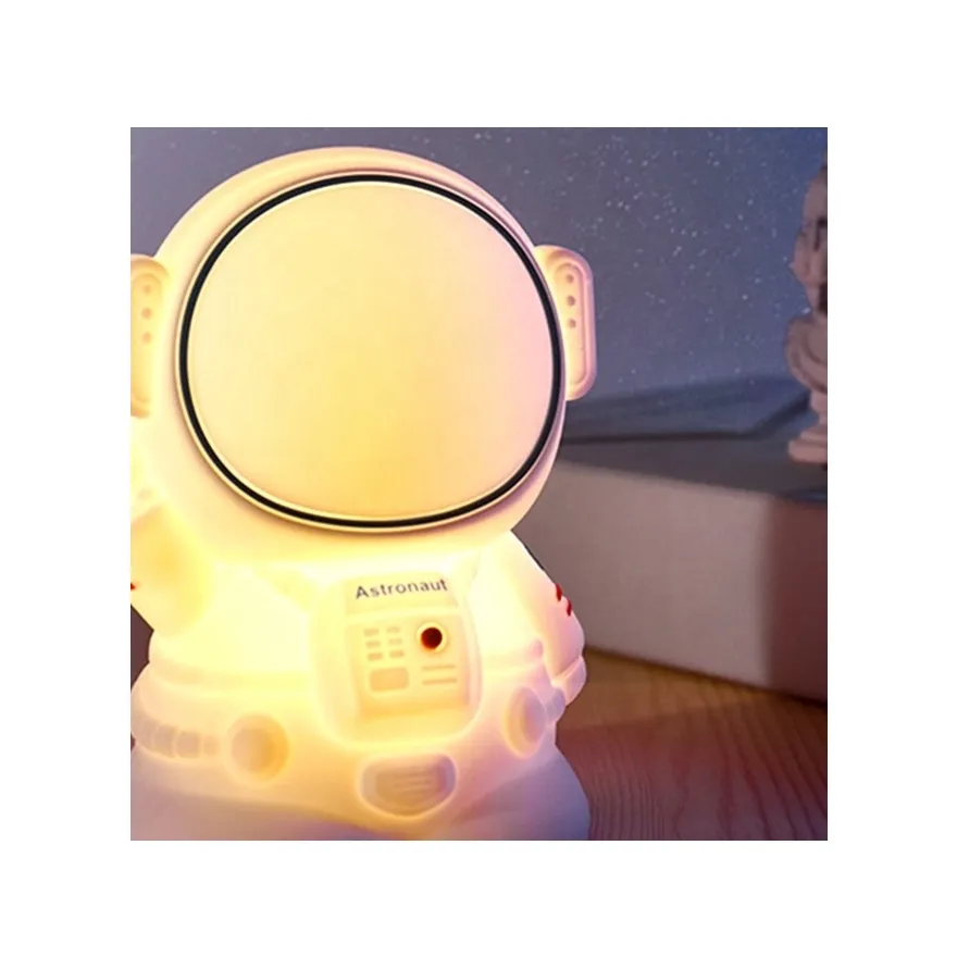 Nieuwe 7 Kleuren Tap Astronaut Led Oplaadbare Squishy Schattige Siliconen Nachtlampje Voor Kinderen Lamp