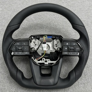 Volante Deportivo en Oferta, Apto para Toyota LC300, con Patrón de Fibra de Carbono y Cuero Perforado - Product Image 1