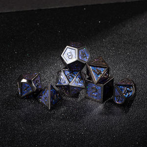 סט קוביות מתכת שחורות חדש לשנת <span class=keywords><strong>2026</strong></span>, 7 יחידות, עם עיצוב מספרים כחולים, קוביות יוקרתיות לאספנים, למשחקי תפקידים - Product Image 3