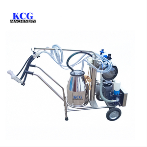 Il ranch utilizza mungitrici piccole, portatili e facili da usare, che producono prodotti lattiero-caseari come il latte e il latte di capra. - Product Image 1