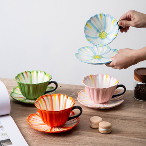 Taza y Plato de Cerámica con Diseño de Flor de Ensueño a Rayas, Taza de Agua de Alto Valor Estético, Taza de Café Americana para Parejas y Chicas - Product Image 1