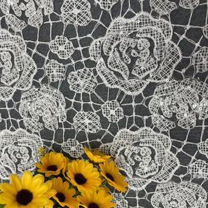 Tissu <span class=keywords><strong>de</strong></span> broderie perlée <span class=keywords><strong>en</strong></span> dentelle française <span class=keywords><strong>de</strong></span> luxe 100 % polyester écologique, léger, <span class=keywords><strong>en</strong></span> promotion <span class=keywords><strong>en</strong></span> <span class=keywords><strong>ligne</strong></span> - Product Image 3