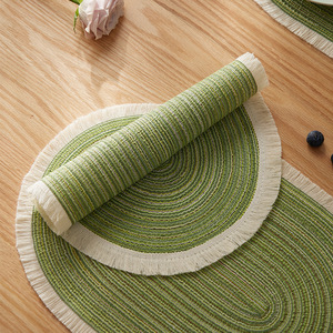 Mantel individual ovalado tejido estilo japonés con borlas, aislante del calor, de poliéster y algodón, para uso en la mesa de comedor. - Product Image 4