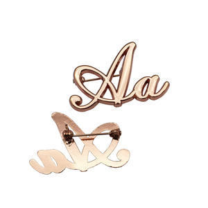 دبوس طية صدر بتصميم مخصص حسب الطلب (OEM/ODM) عالي الجودة، دبوس بروش معدني بحروف وشعار وعلامة تجارية بخيارات ألوان متعددة - Product Image 2