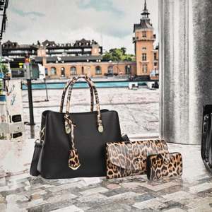 Sacs à main de voyage de grande taille de style vintage pour femmes, en cuir PU lavé doux avec fermeture à glissière, vente chaude, sacs à bandoulière - Product Image 3