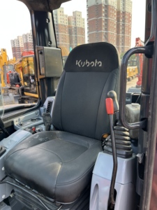 Mini-pelleuse Kubota KX163 d'occasion de qualité supérieure, peinture d'origine, fonctionnement stable et faible consommation de carburant, compacte et flexible. - Product Image 4
