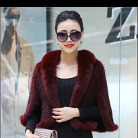 Damen Gestrickter Roter Nerz-Poncho Jacke mit Fuchspelzkragen Verziert Nerz-Pelzcape für Damen