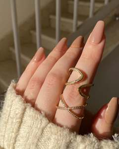Anello di personalità calda all'ingrosso di forma personalizzata <span class=keywords><strong>cerchi</strong></span> 316L titanio acciaio inossidabile placcato oro 18k durevole ed elegante per le donne - Product Image 5