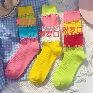 Calcetines de media pantorrilla con diseño de patchwork de colores Dopamine para mujer, calcetines coloridos de estilo lindo con diseño de volantes para uso diario. - Product Image 2