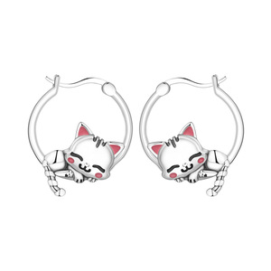 Des boucles d'oreilles simples en forme de chat, parfaites pour la Saint-Valentin, un anniversaire ou un cadeau d'anniversaire pour une fille. - Product Image 1