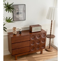 Commode vintage en bois massif pour salon, usage domestique, petit appartement, style médiéval, simple, luxe léger, armoire haut de gamme