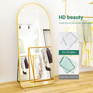 Miroir sur pied moderne doré à cadre fin et arqué, pleine longueur, pour chambre, hôtel, boutique - Product Image 5